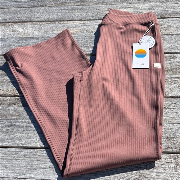 Vuori Pants - VUORI Inversion Rib Slim Flare SABLE SIZE large NWT